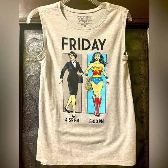 Wonder Woman Friday 5 OClock Women’s Racerback Tank Top Tee Shirt DC Comics WW - Picture 1 of 5